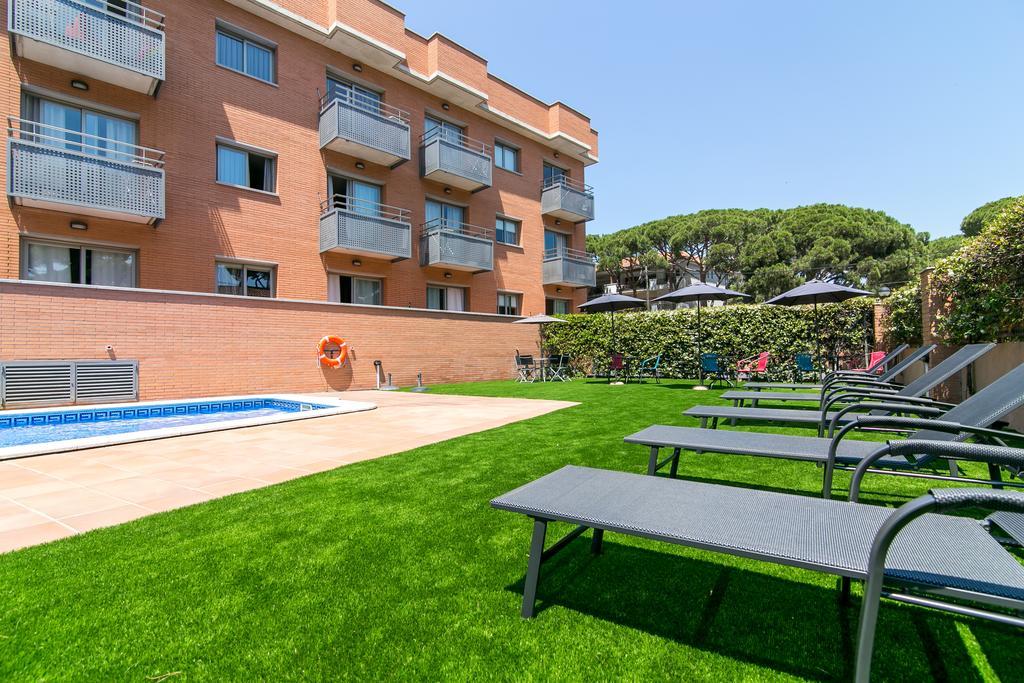 Aparthotel Bardon Castelldefels Exterior photo